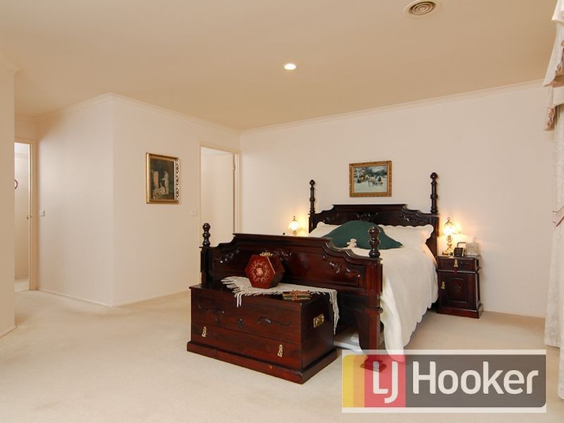 9 Pendle Close, Narre Warren South VIC 3805