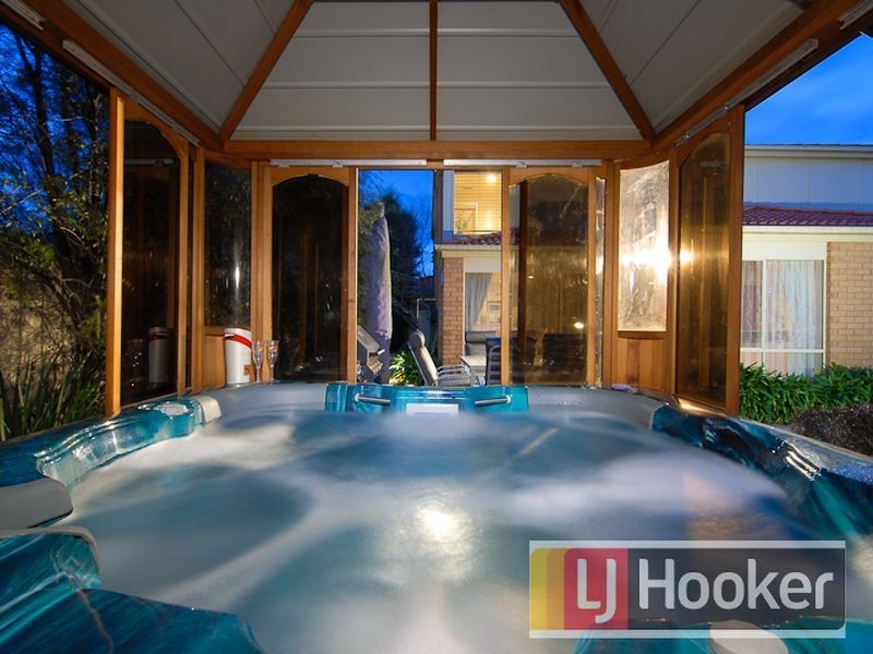 9 Pendle Close, Narre Warren South VIC 3805