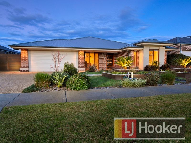 16 Duce Street, Cranbourne East VIC 3977