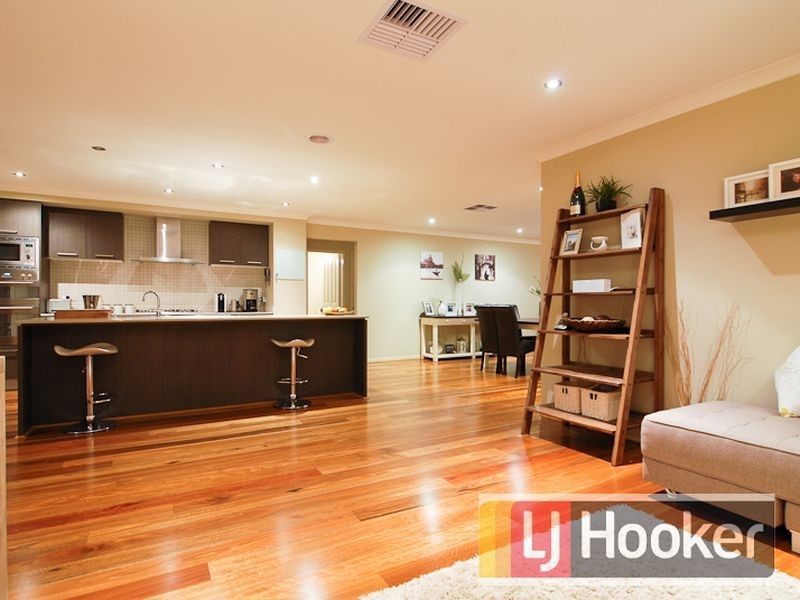 16 Duce Street, Cranbourne East VIC 3977