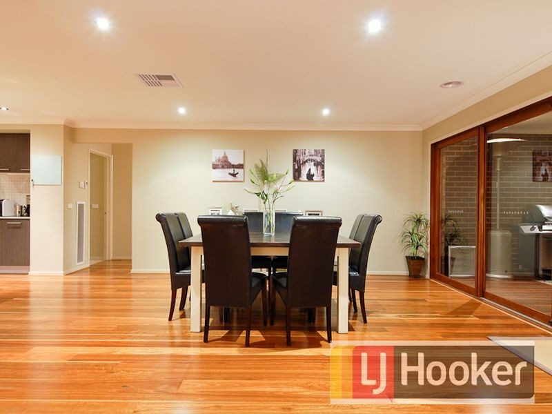 16 Duce Street, Cranbourne East VIC 3977