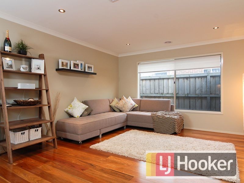 16 Duce Street, Cranbourne East VIC 3977