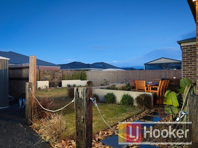 16 Duce Street, Cranbourne East VIC 3977