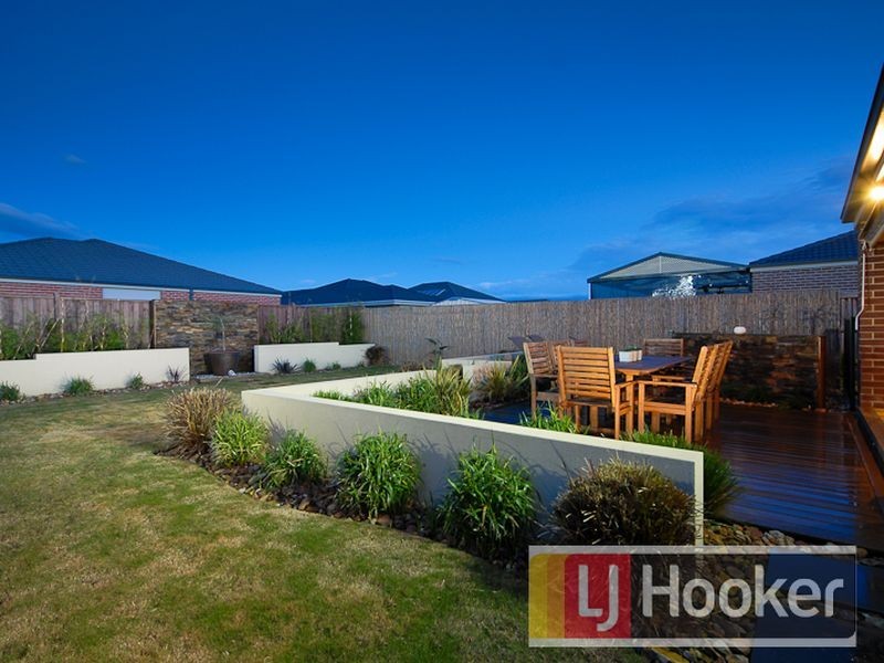 16 Duce Street, Cranbourne East VIC 3977