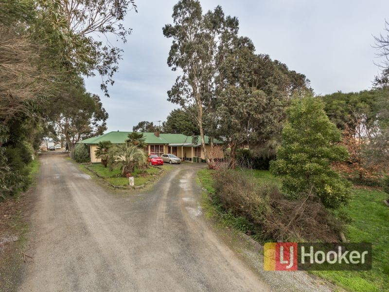 105 Grices Road, Clyde North VIC 3978