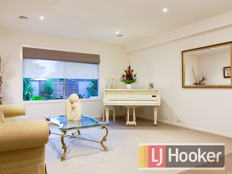 1 Viewgrand Drive, Berwick VIC 3806