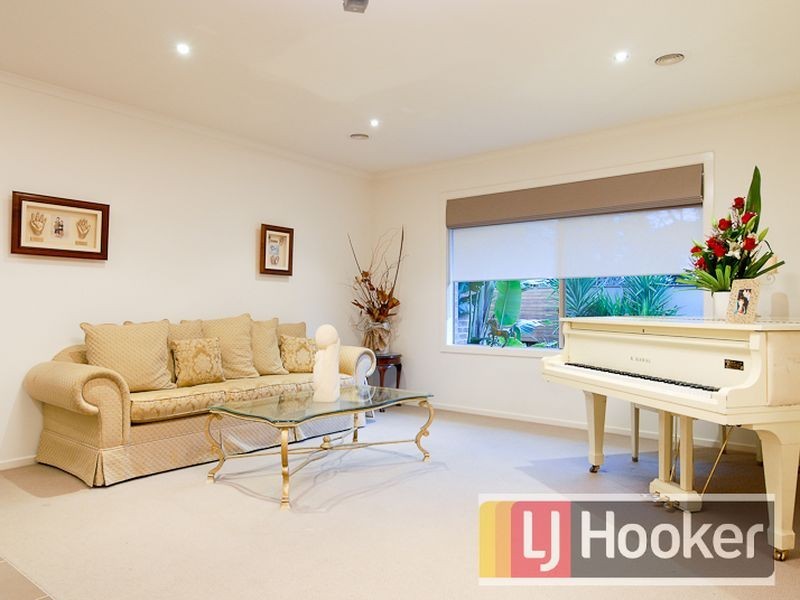 1 Viewgrand Drive, Berwick VIC 3806