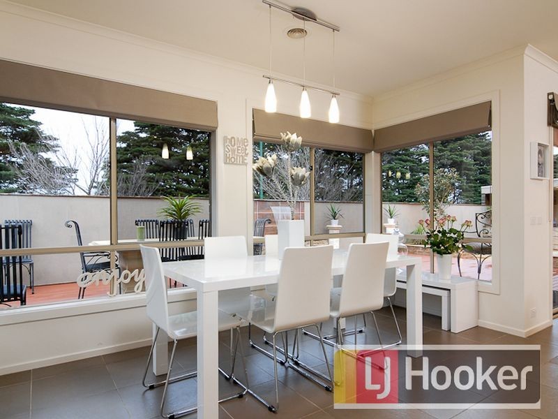 1 Viewgrand Drive, Berwick VIC 3806