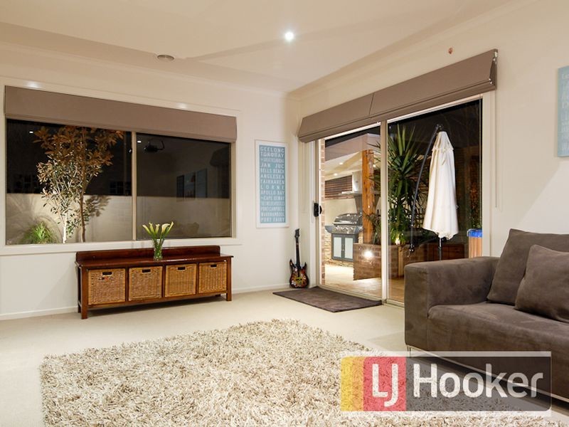 1 Viewgrand Drive, Berwick VIC 3806