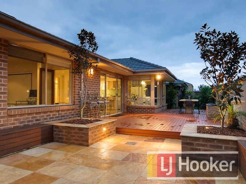 1 Viewgrand Drive, Berwick VIC 3806