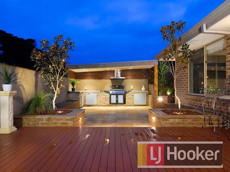 1 Viewgrand Drive, Berwick VIC 3806