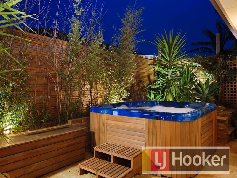 1 Viewgrand Drive, Berwick VIC 3806