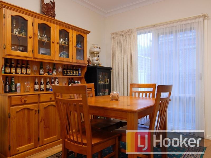 2/66 Gloucester Avenue, Berwick VIC 3806