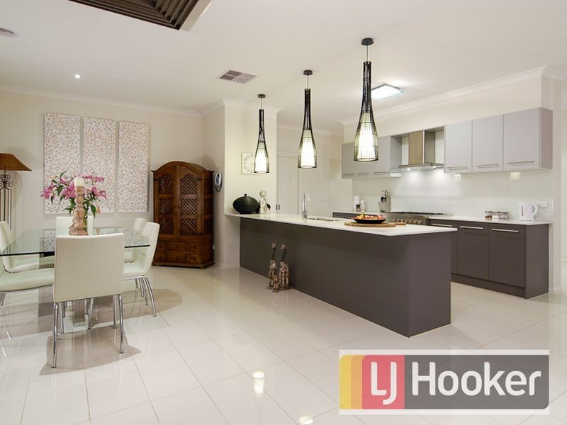 7 Loxton Way, Pakenham VIC 3810