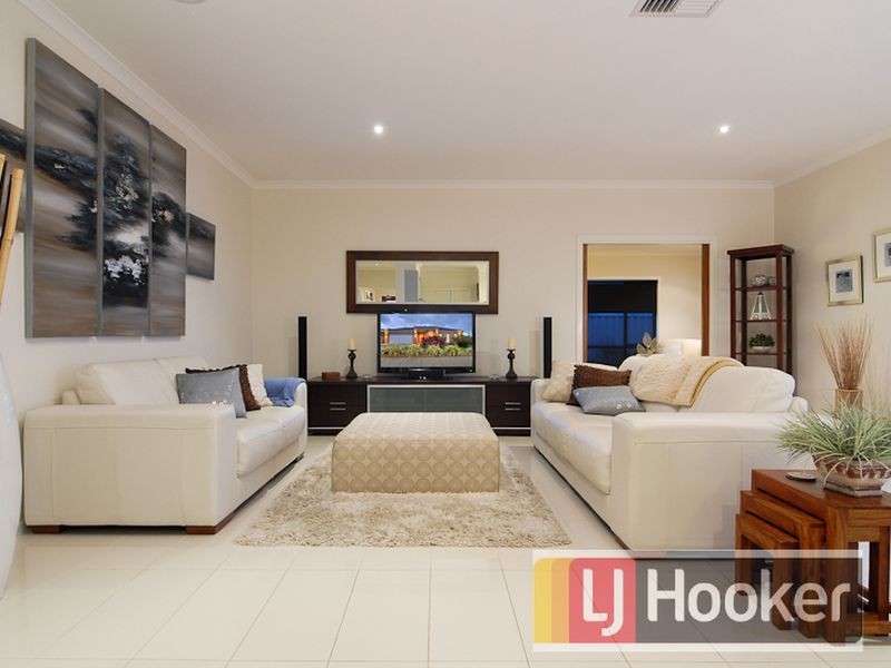 7 Loxton Way, Pakenham VIC 3810