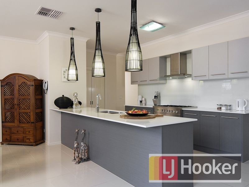 7 Loxton Way, Pakenham VIC 3810