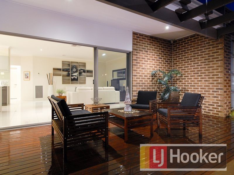 7 Loxton Way, Pakenham VIC 3810
