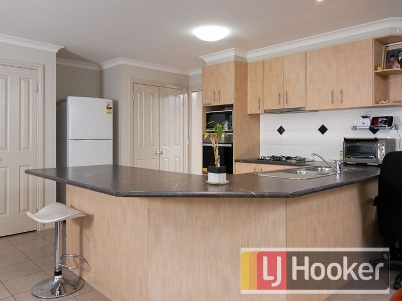 61 Westmoreland Avenue, Cranbourne North VIC 3977