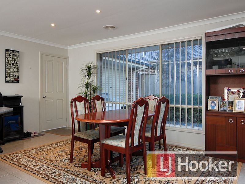 61 Westmoreland Avenue, Cranbourne North VIC 3977