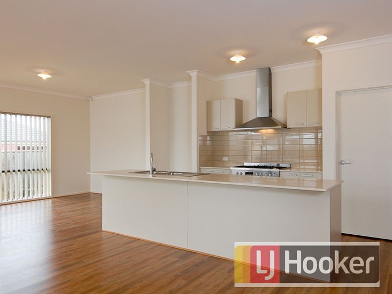 4 Cassowary Way, Pakenham VIC 3810