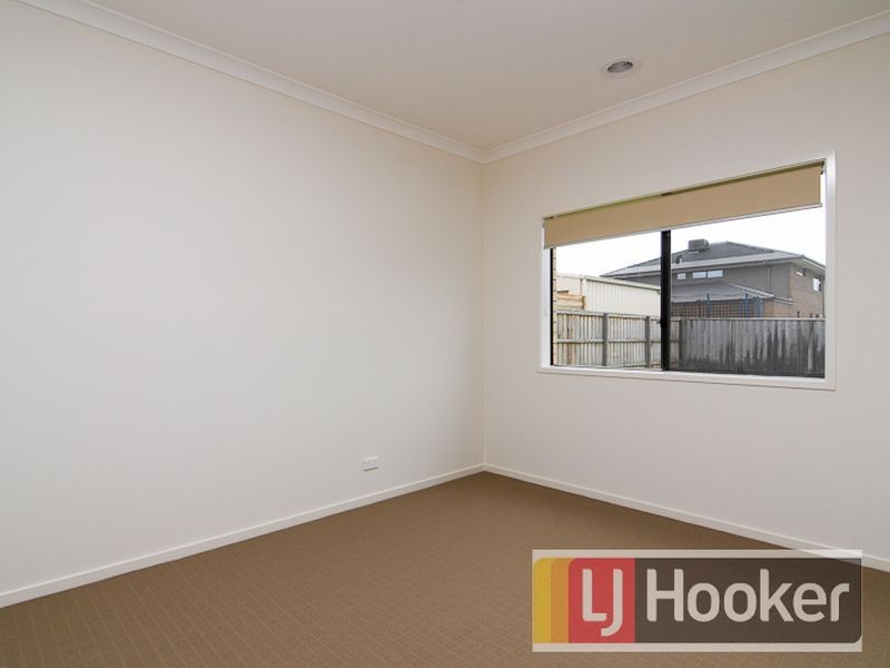 4 Cassowary Way, Pakenham VIC 3810