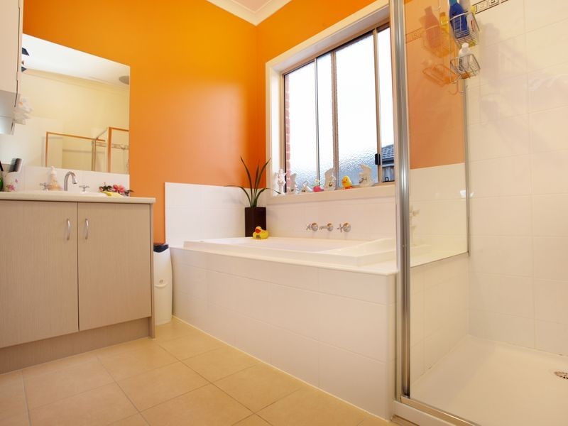 18 Snowdonia Road, Cranbourne North VIC 3977