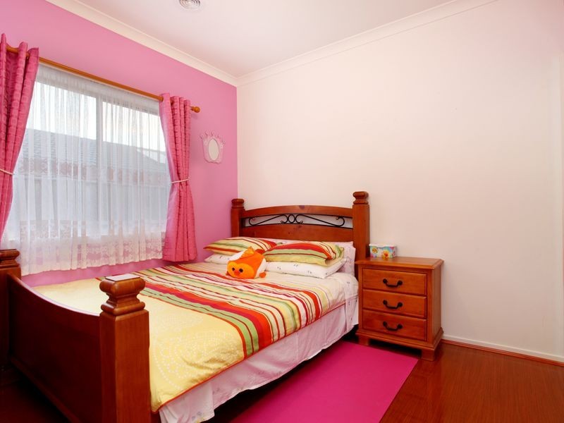 18 Snowdonia Road, Cranbourne North VIC 3977