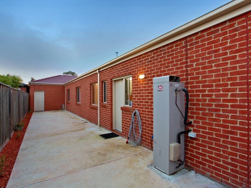 18 Snowdonia Road, Cranbourne North VIC 3977