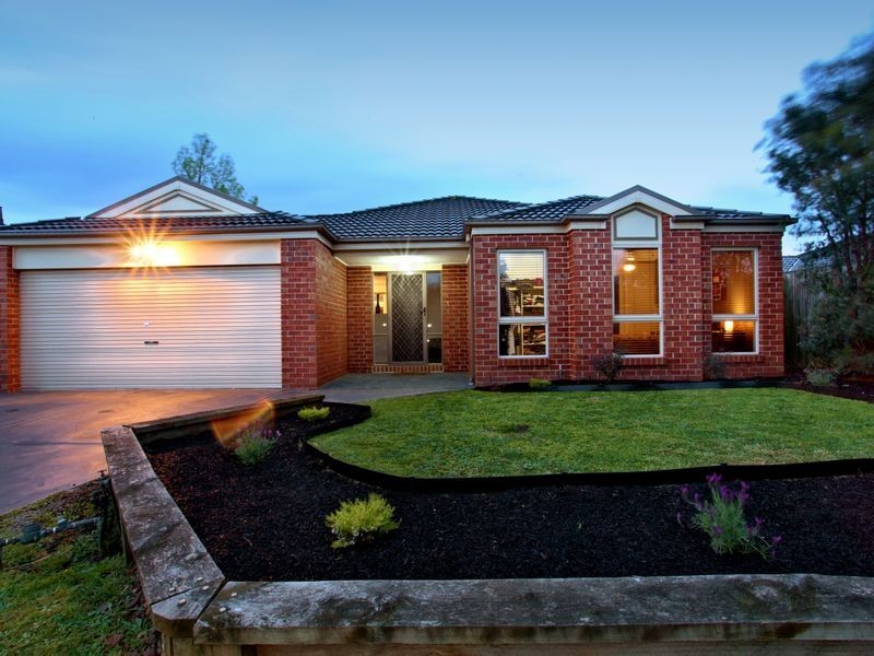 21 Lisburn Way, Berwick VIC 3806