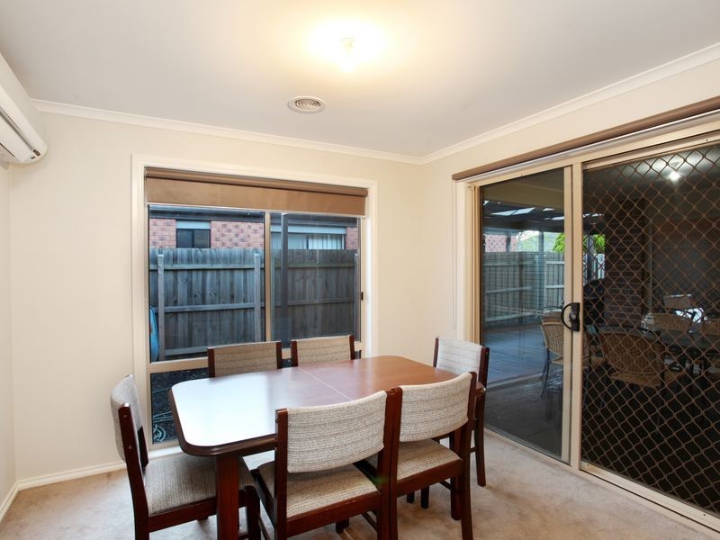 21 Lisburn Way, Berwick VIC 3806