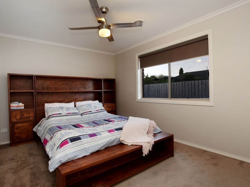 21 Lisburn Way, Berwick VIC 3806