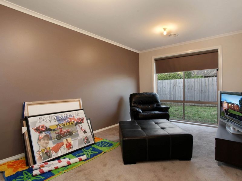 21 Lisburn Way, Berwick VIC 3806