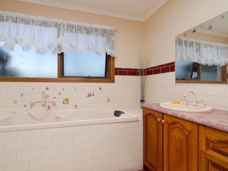 36-40 Rockleigh Park Road, Narre Warren North VIC 3804