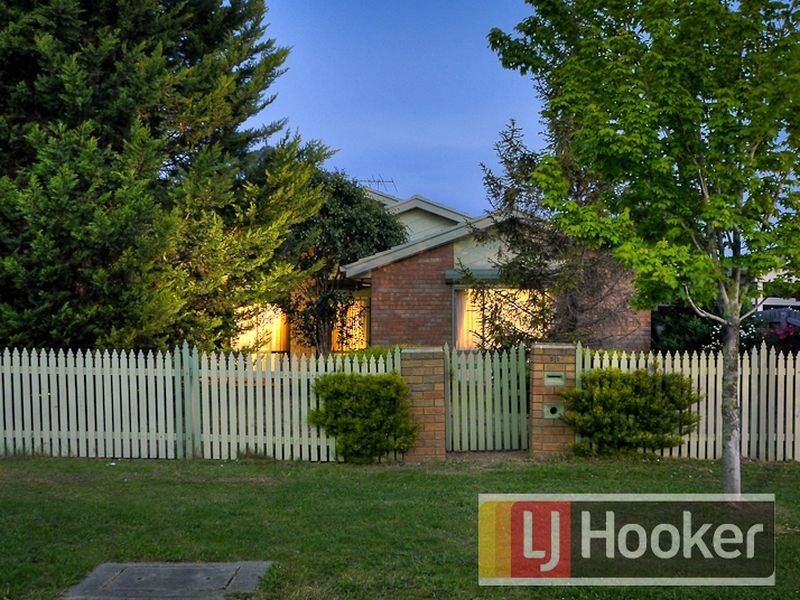 52 Coolong Avenue, Berwick VIC 3806