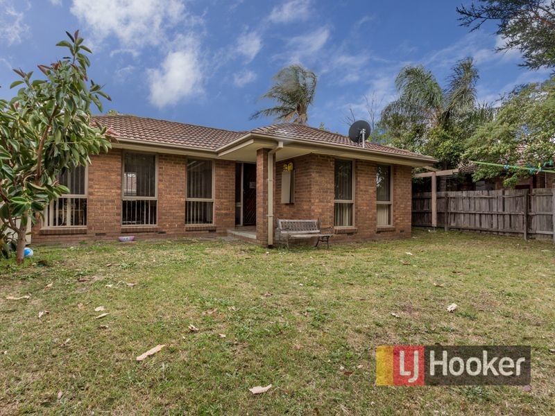 4 Ambleside Crescent, Berwick VIC 3806