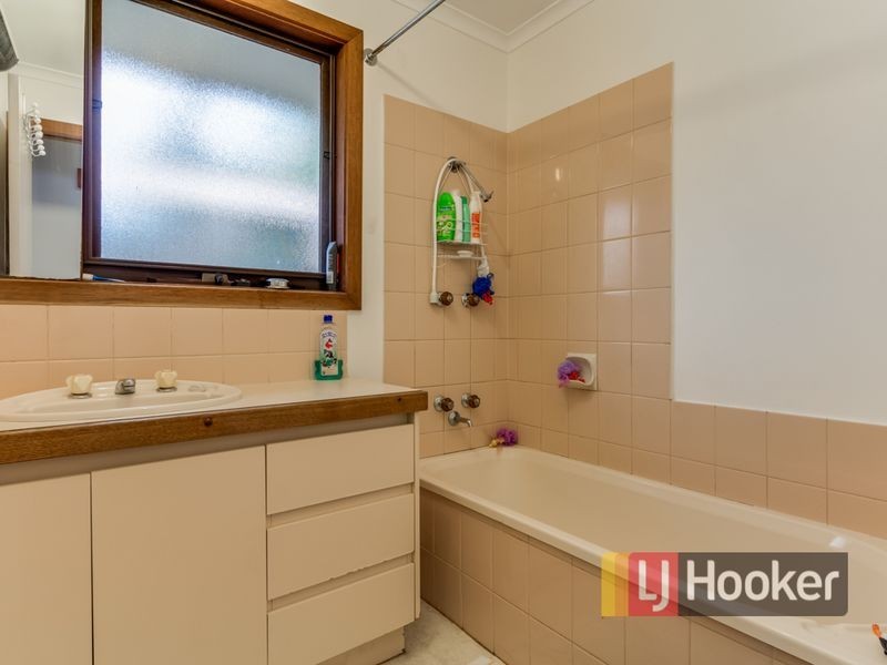 4 Ambleside Crescent, Berwick VIC 3806