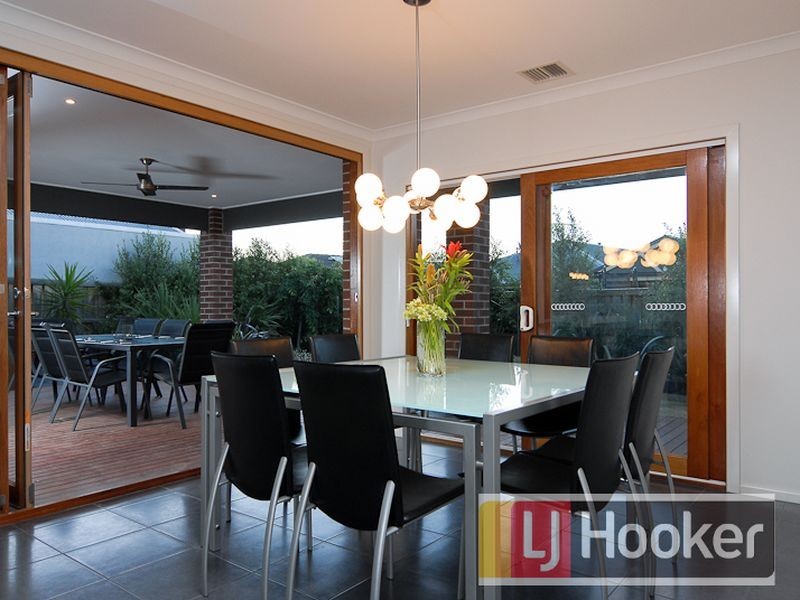 16 Lia Amie Place, Berwick VIC 3806