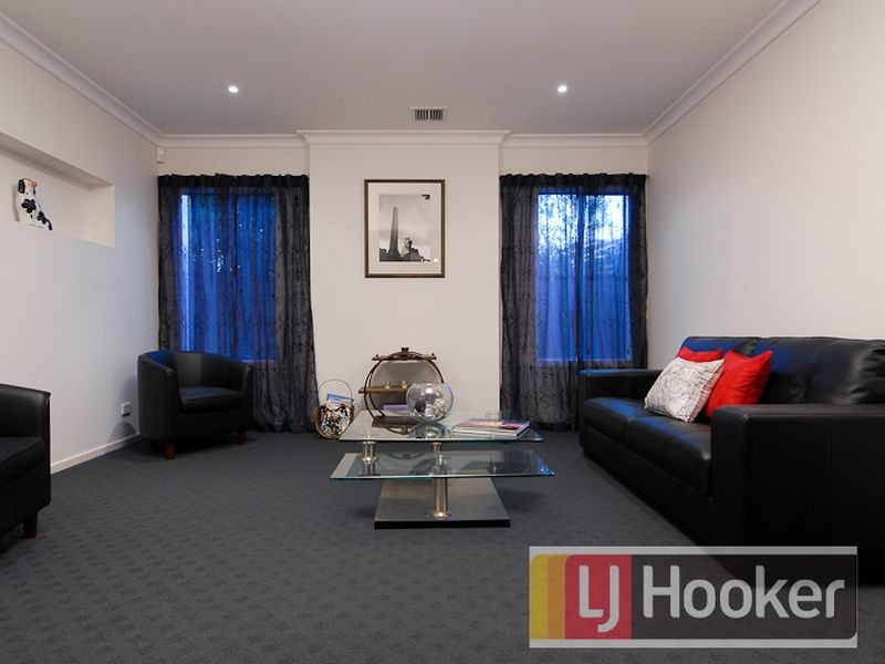 16 Lia Amie Place, Berwick VIC 3806