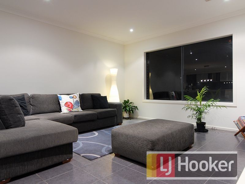 16 Lia Amie Place, Berwick VIC 3806