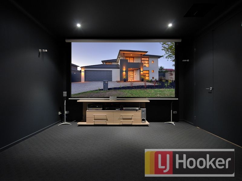 16 Lia Amie Place, Berwick VIC 3806