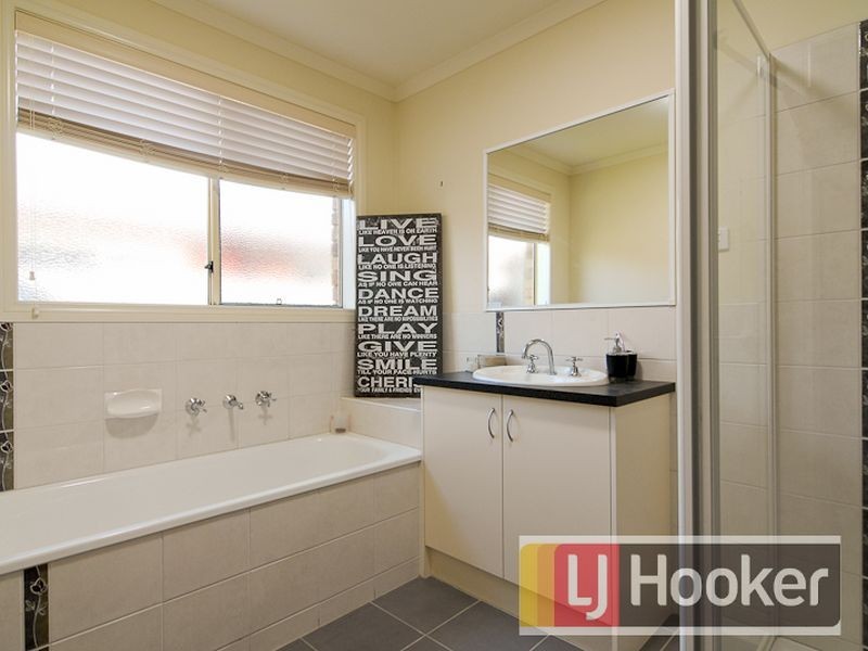 58 Bellarine Drive, Cranbourne VIC 3977