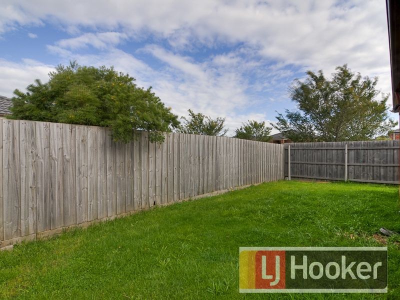 58 Bellarine Drive, Cranbourne VIC 3977