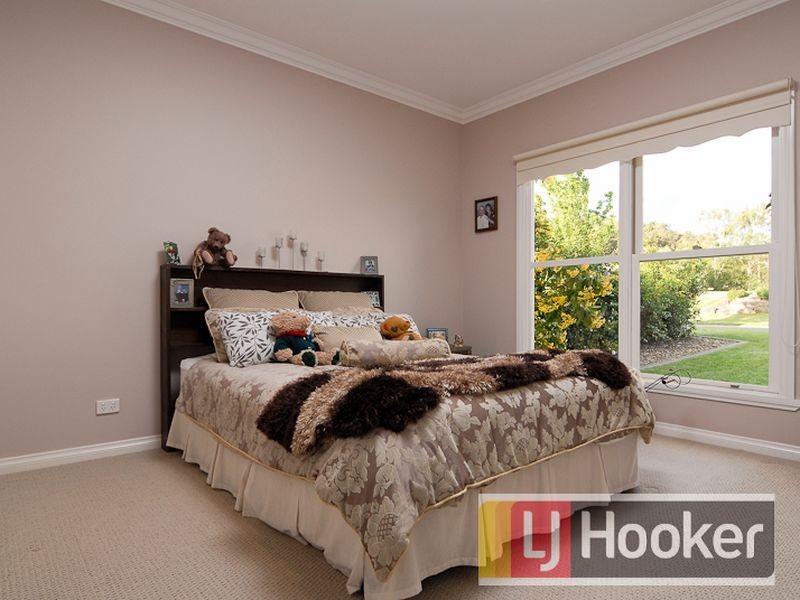 5 Goldrush Court, Beaconsfield VIC 3807