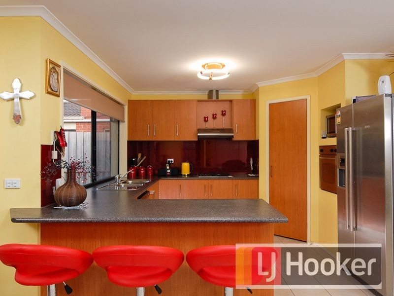 94 Emily Drive, Hallam VIC 3803