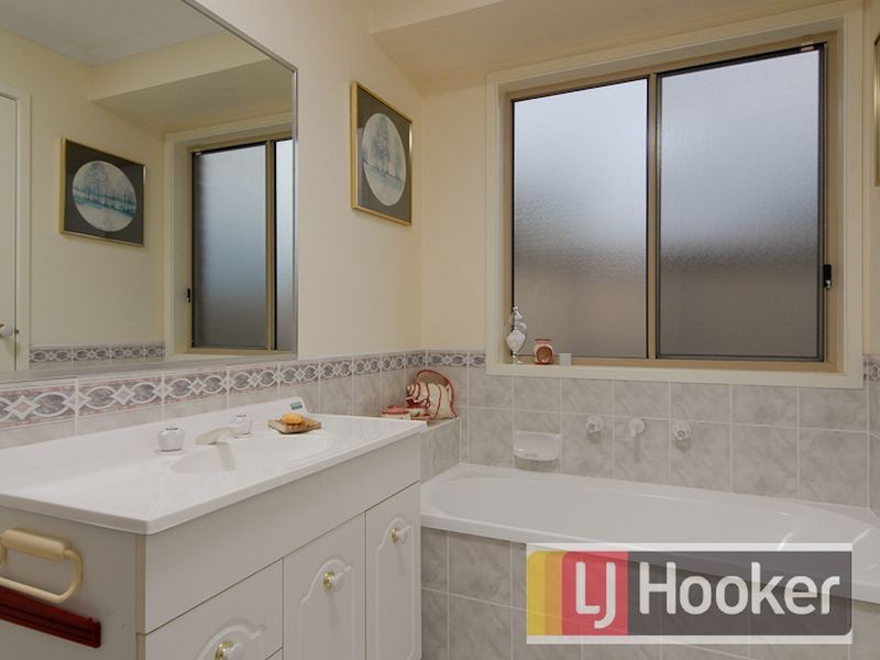 50 Sneddon Drive, Narre Warren South VIC 3805