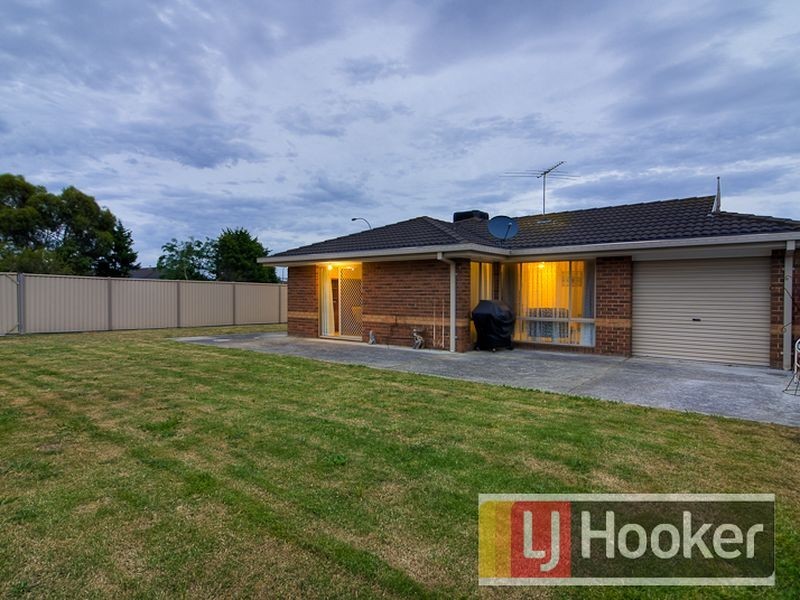50 Sneddon Drive, Narre Warren South VIC 3805