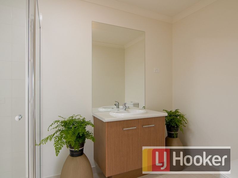 24 Sassafras Place, Cranbourne North VIC 3977