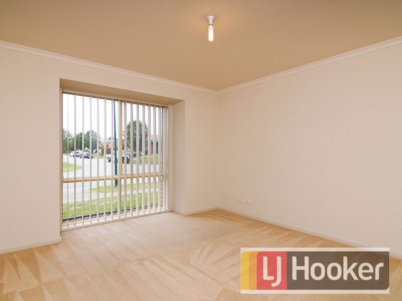 27 Nyarrin Place, Cranbourne West VIC 3977