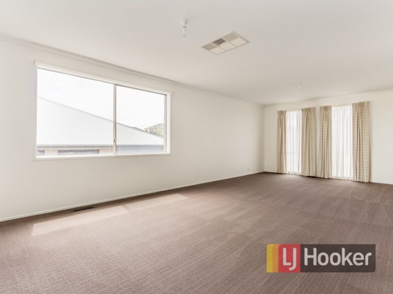 6 Halifax Drive, Berwick VIC 3806