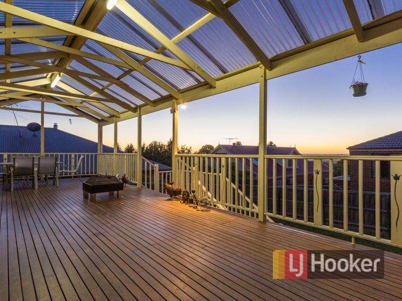 6 Halifax Drive, Berwick VIC 3806